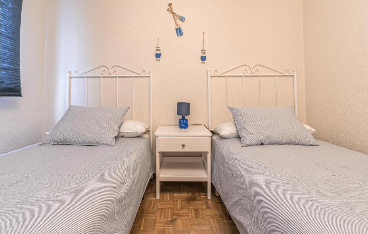 Stunning Apartment In Gijon With Wifi Kültér fotó