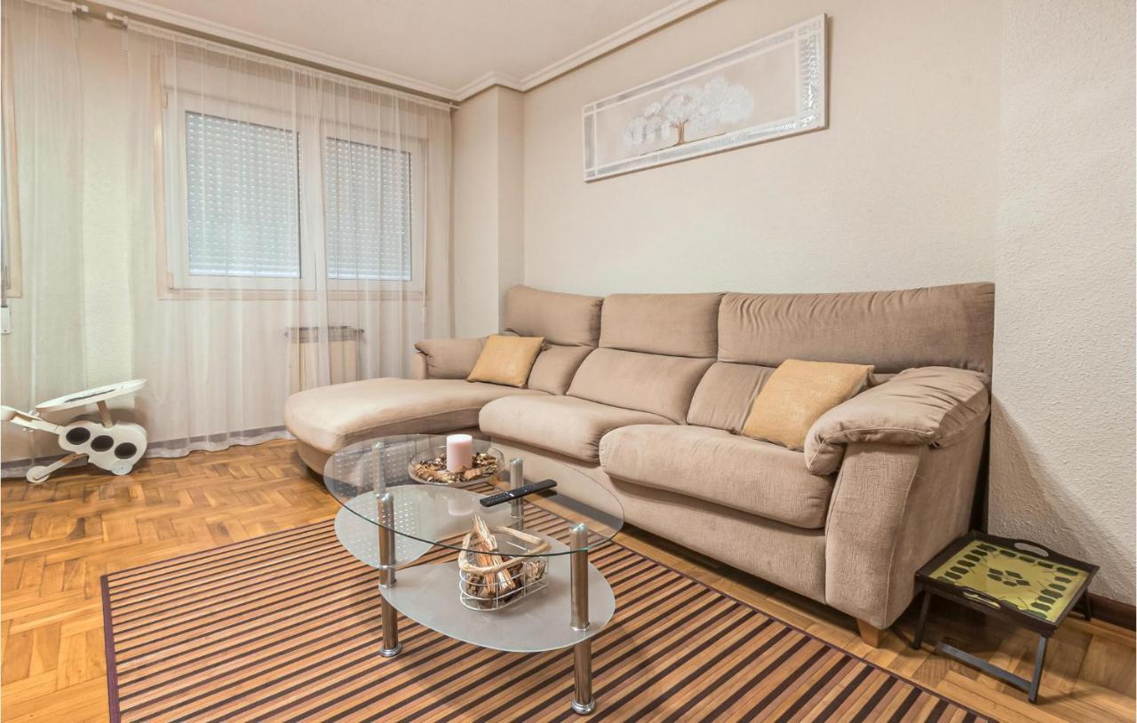 Stunning Apartment In Gijon With Wifi Kültér fotó