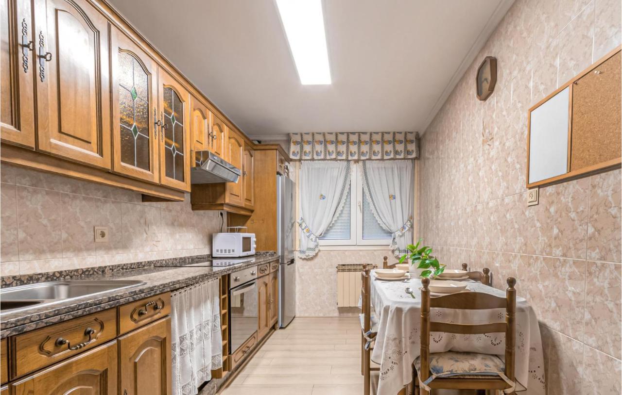 Stunning Apartment In Gijon With Wifi Kültér fotó