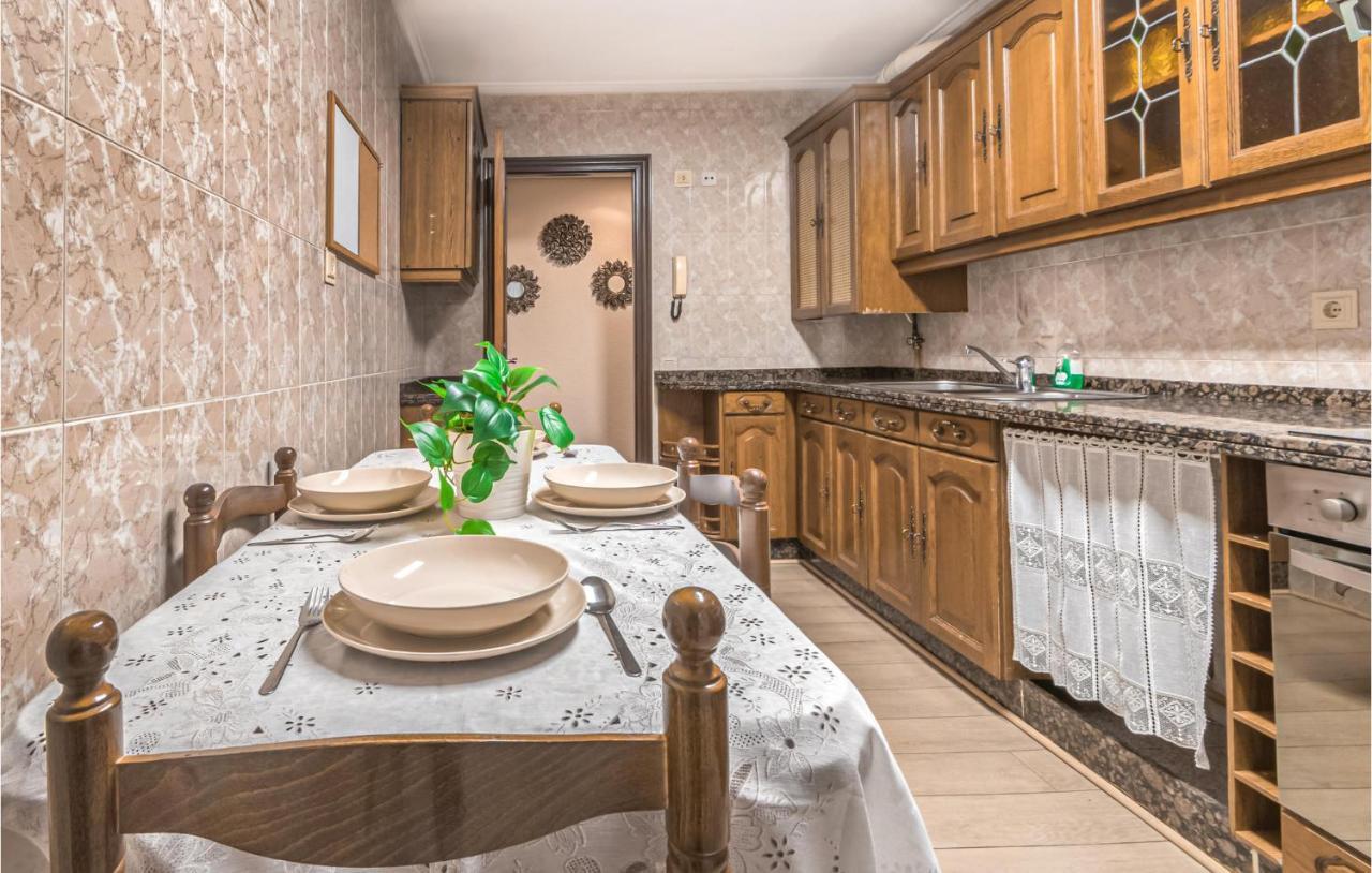 Stunning Apartment In Gijon With Wifi Kültér fotó